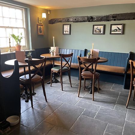 The Plume Of Feathers Farnham  Exterior foto